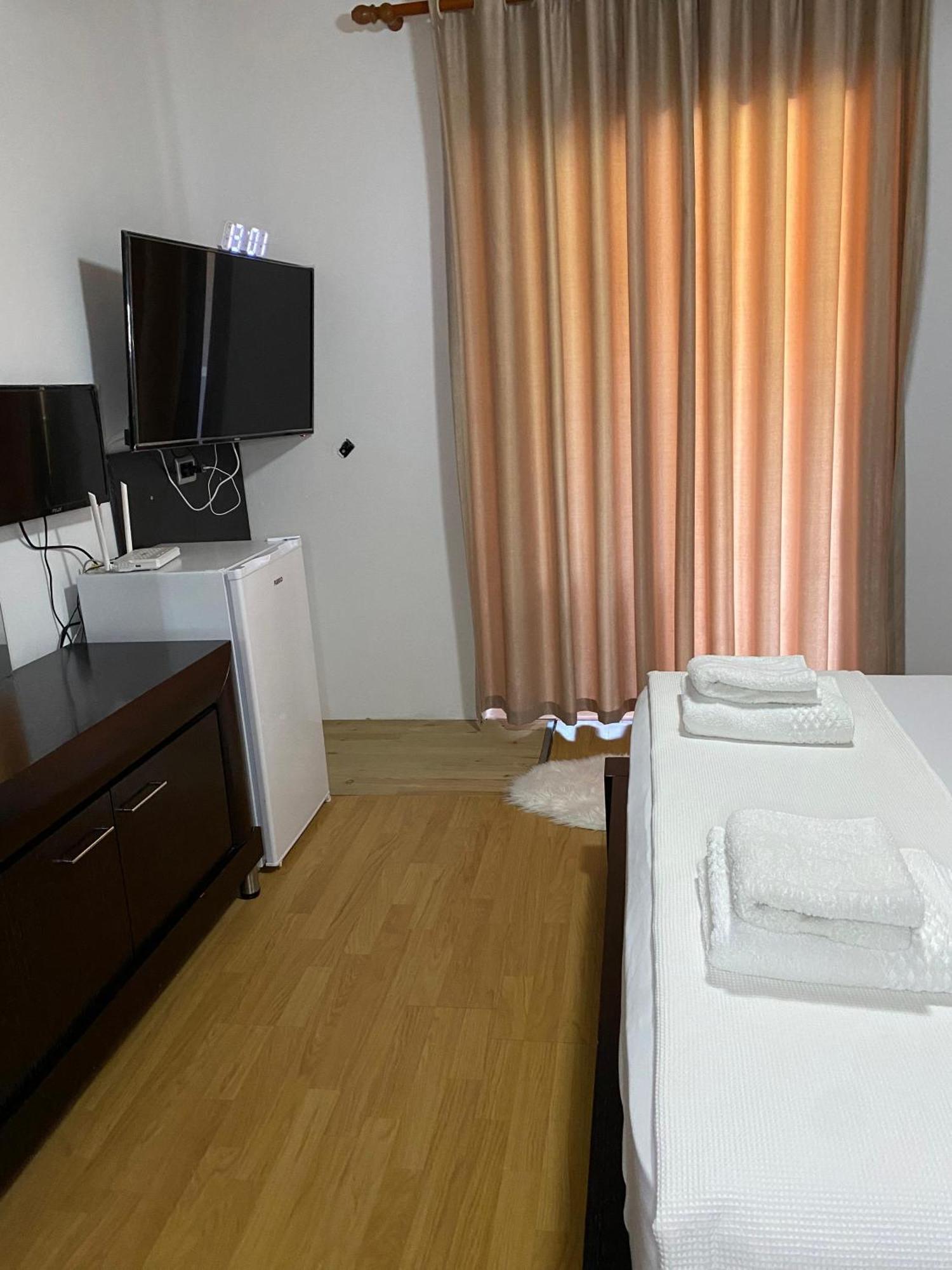 Bertis Guest House Gjirokaster Exterior photo