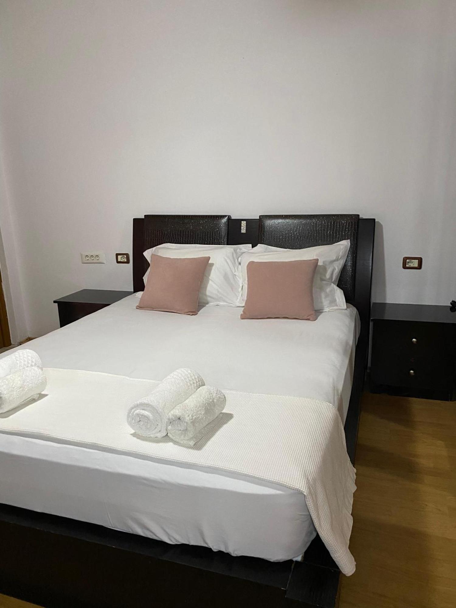 Bertis Guest House Gjirokaster Exterior photo