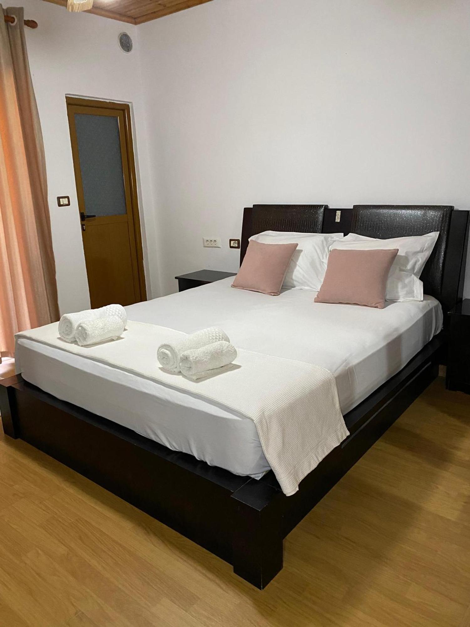 Bertis Guest House Gjirokaster Exterior photo